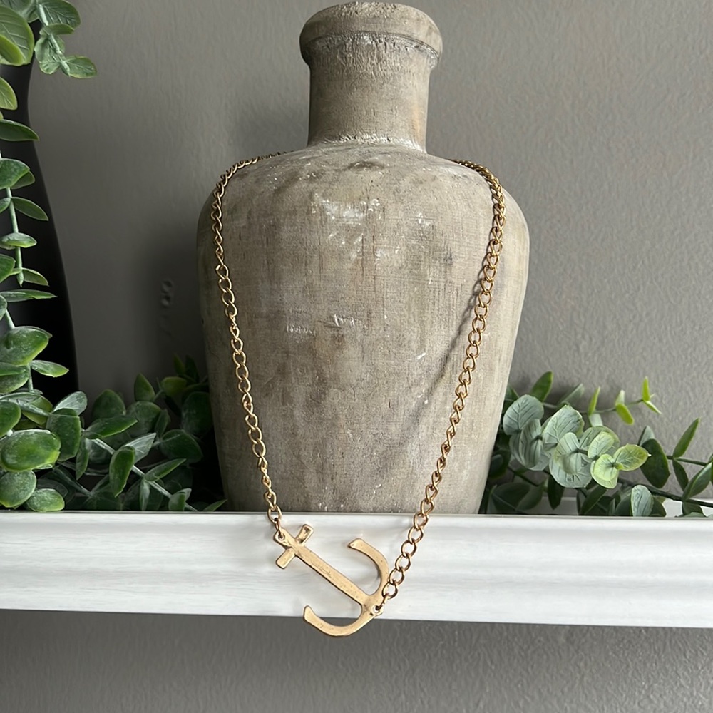 Anchor Gold Short Necklace